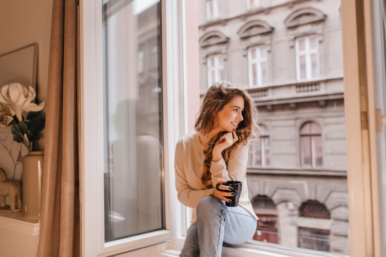 adult-attire-awake-beautiful-beverage-brunette-1633649-pxhere.com (1)