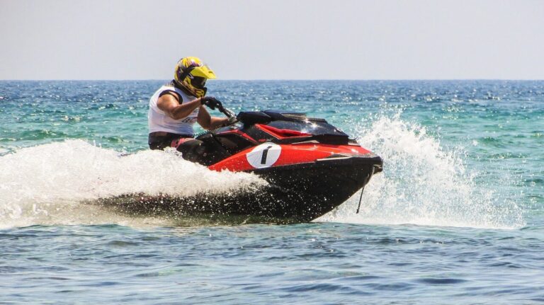 jet-ski-2375062_1280